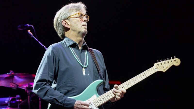 Mág kytary a hlasu Eric Clapton vystoupí v květnu v Praze